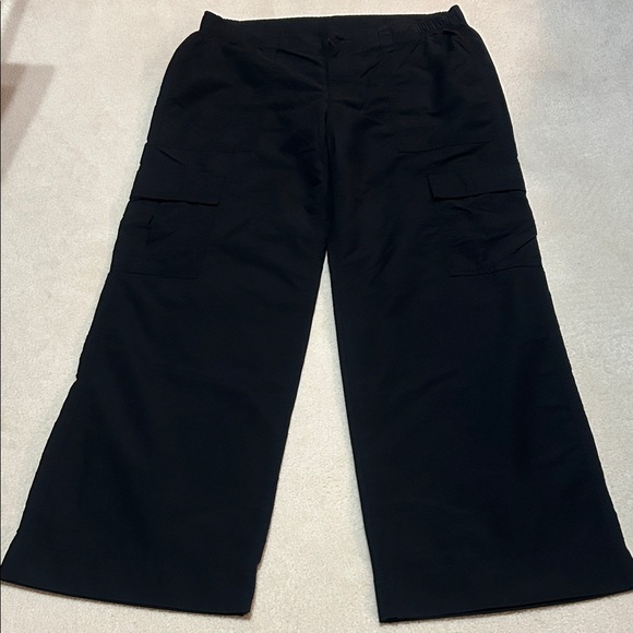 Old Navy Black Full-Length Wide Cargo Pants M - Picture 1 of 6